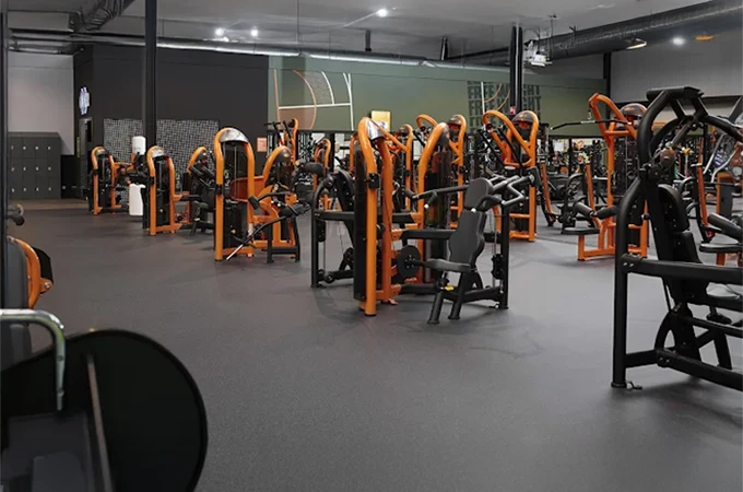Basic-Fit - Gimnasio en Cerro-Amate, Sevilla Basic-Fit - Gimnasio en Cerro-Amate, Sevilla